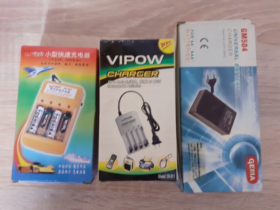 Vand incarcatoare baterii universale