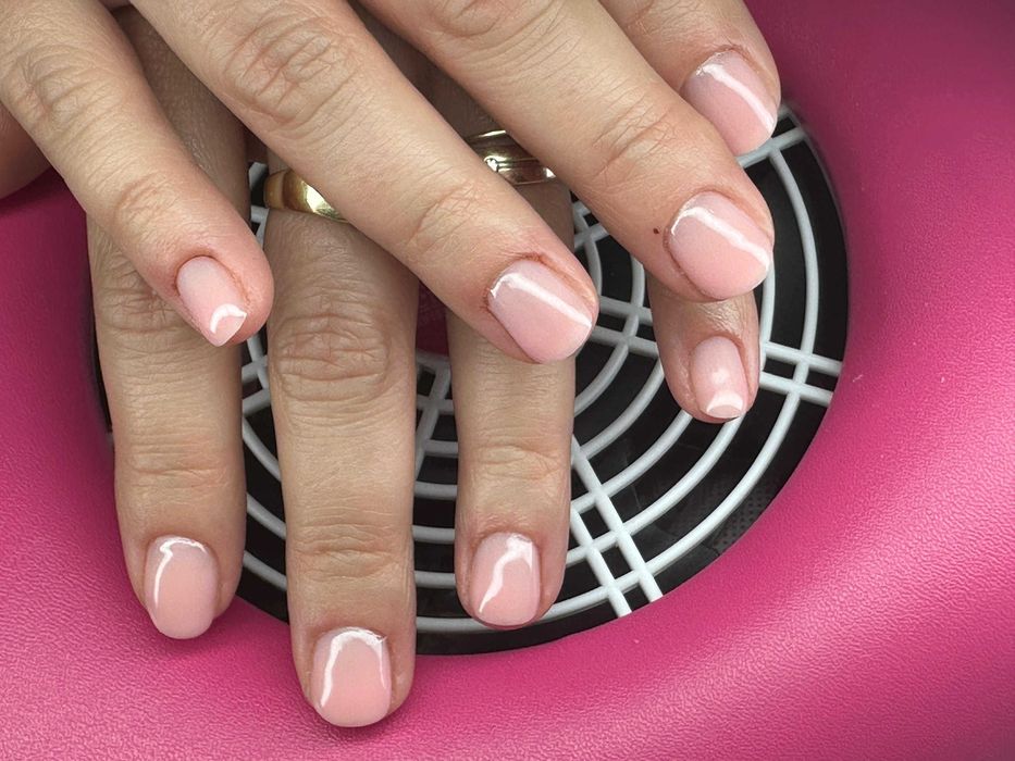 Manichiură Gel / Ojă Semi / Pedichiură - Calea Moșilor (Sector 2)