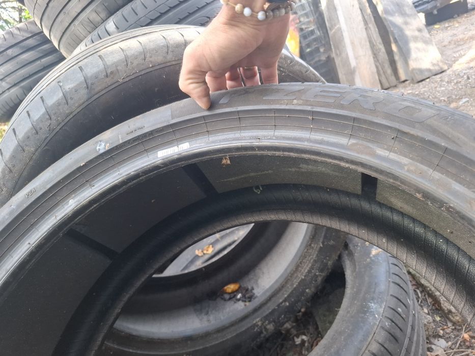 Vand 1 anvelopa 275 35 22 pireli de vara buna