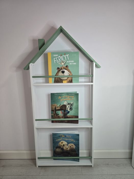 Biblioteca tip casuta Montessori