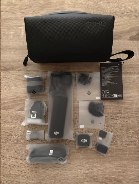 DJI Osmo Pocket 4 Creator Combo