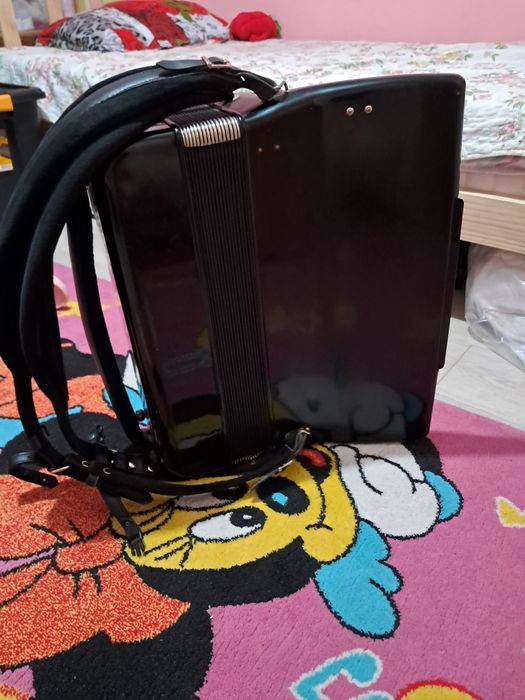 Vând acordeon hohner atlantic 4 de luxe