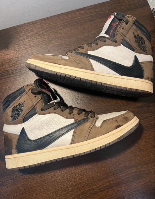 Jordan 1 travis scott