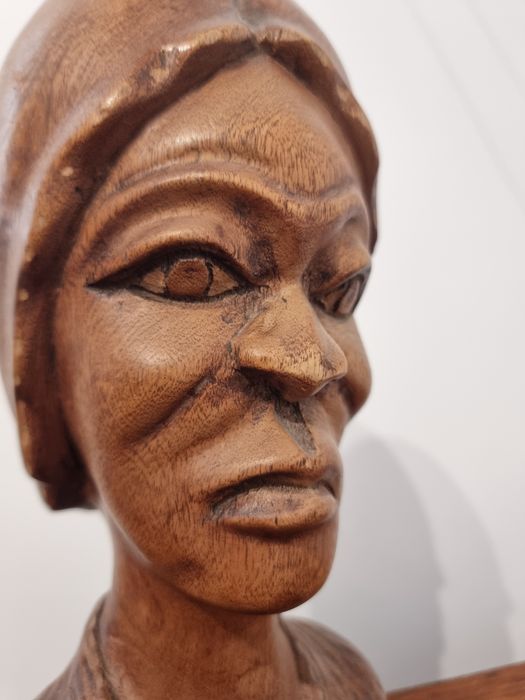Sculptura in lemn / bust african