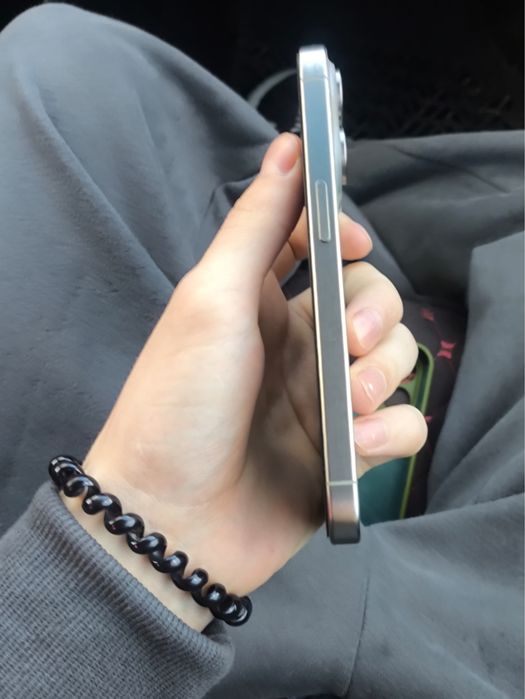 Продаю iPhone 15 Pro 256GB.