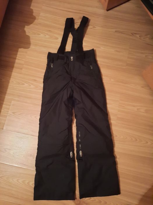 Vand pantaloni de schi