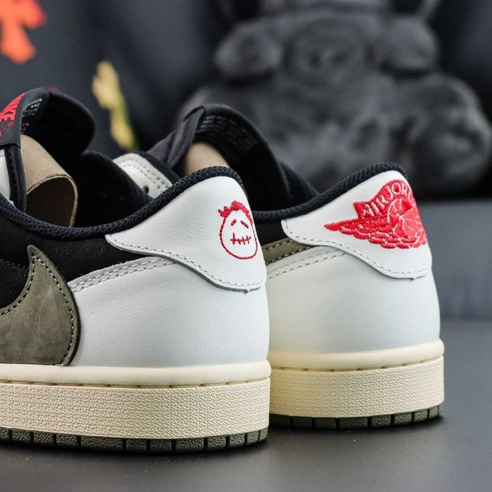 Обувки Air Jordan 1 Travis Scott Reverse Olive 41 EU