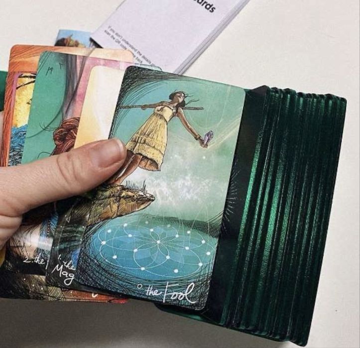 Карты таро, новые в упаковки, прислали с Америки