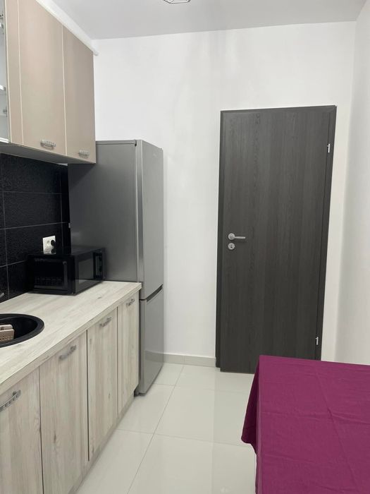 Inchiere apartament 2 camere decomandat