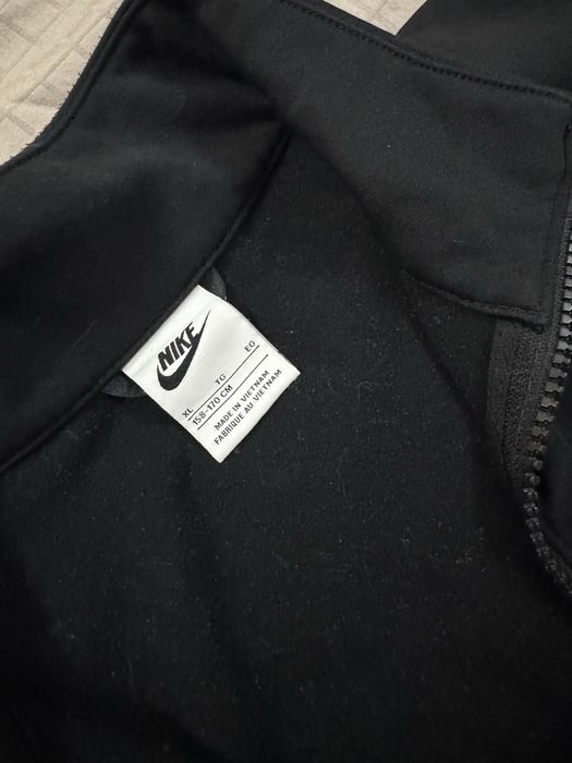 Nike (Найк) оригинален юношески сет – анцуг и 2 тениски, размер 160-168 см
