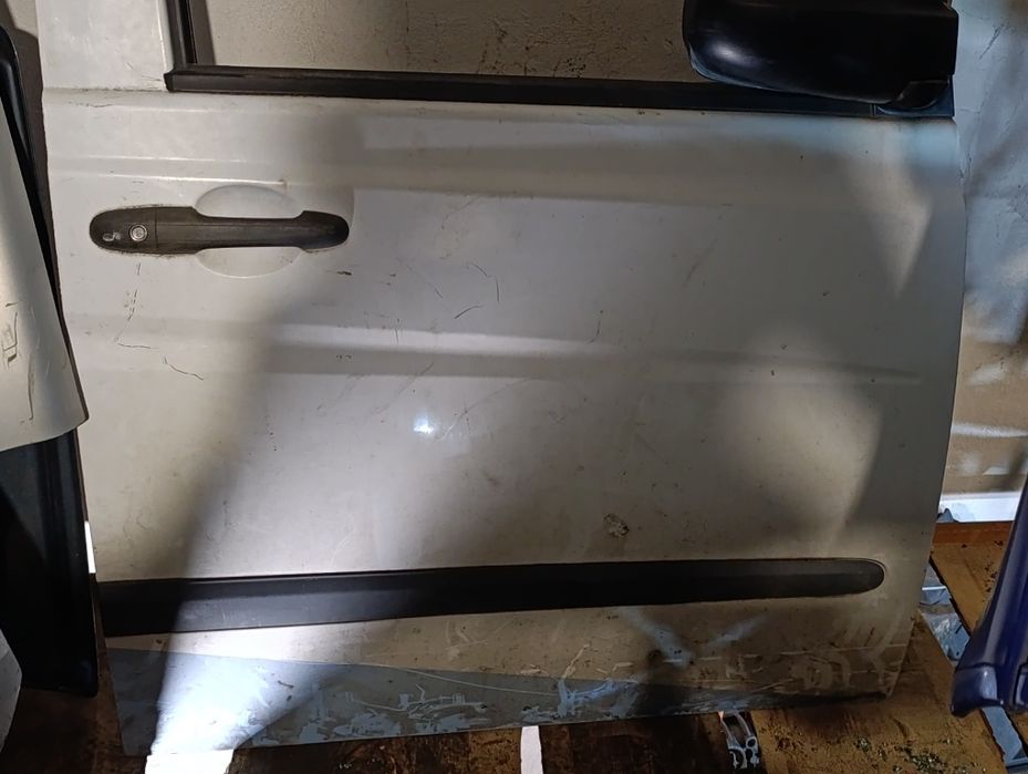 Двери на Мерседес Вито 639