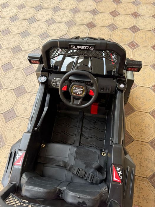 Продам машинку на пульту