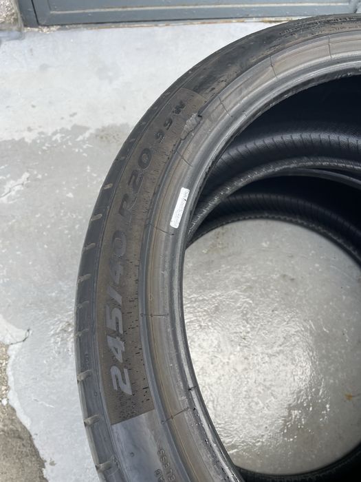 Гуми Pirelli 2бр. 245/40/R20 99W и 2бр. 275/35/ZR20 102Y