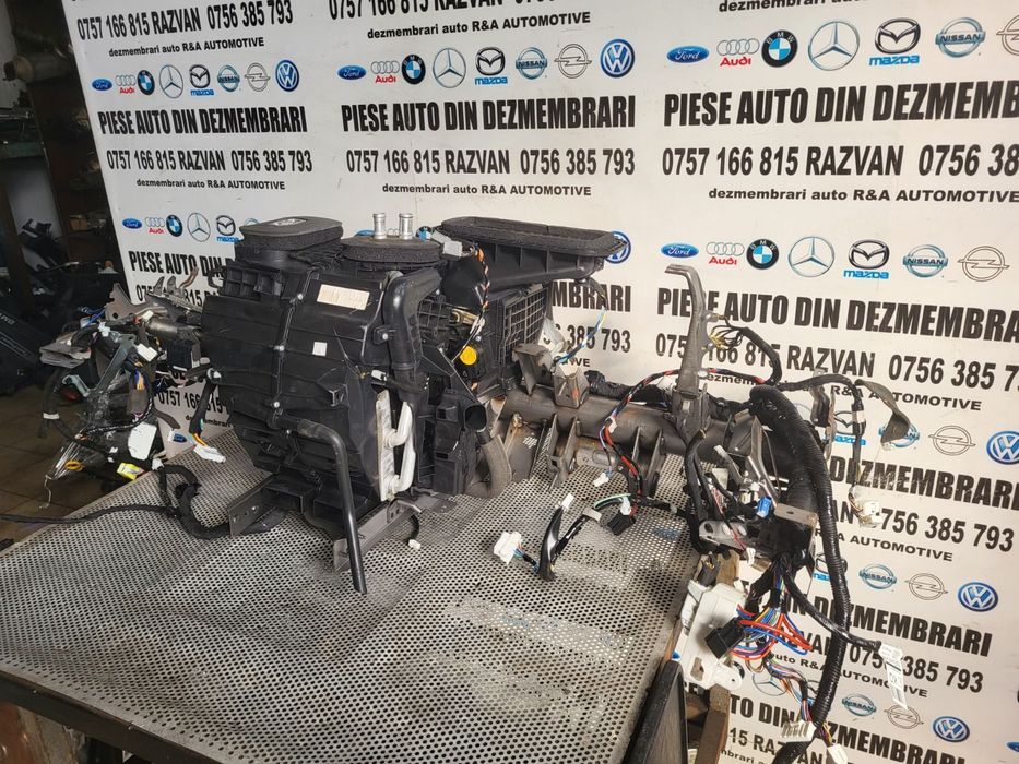 Carcasa Aeroterma Ventilator Habitaclu Tulumba/Radiatoare Bord Armatura Bord Nissan Qashqai J11 An