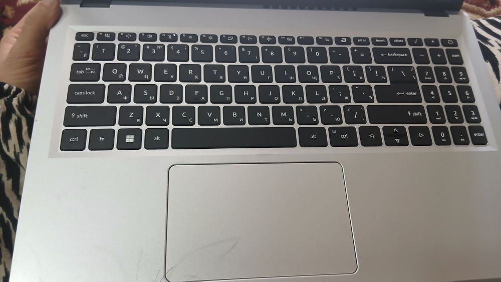 Acer 13avlod Intel Core i7  16/512 noutbooki sotiladi
