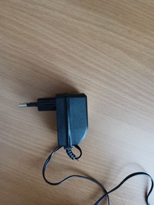 Продам зарядку .