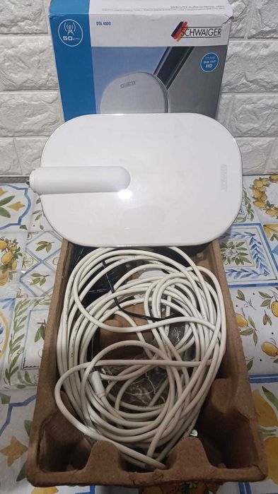 Antenă TV exterioară Schwaiger DTA4000 011 36dB