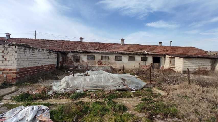 Ферма в село Отец Кирилово 66490