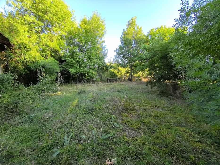 къща 100 квадрата, близо до Центъра на селото