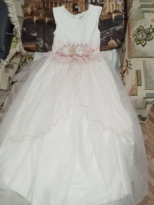 Продам платье нарядное детское для девочки