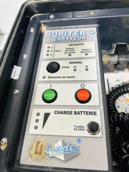 Madea JUPITER+ - Sistem profesional identificare cabluri BT/HTA | Emitator + Receptor | Kit complet  detector cabluri