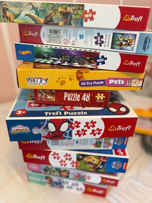 Vând lot jocuri  și puzzle-uri 4-5 ani