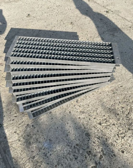 Trepte zincate galvanizate