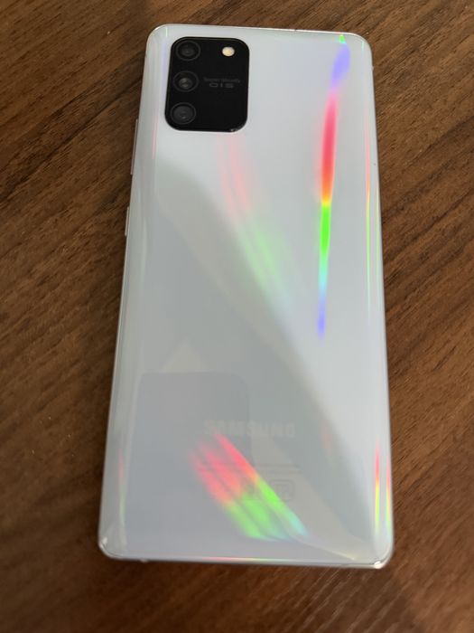 Samsung GALAXY S10 Lite.