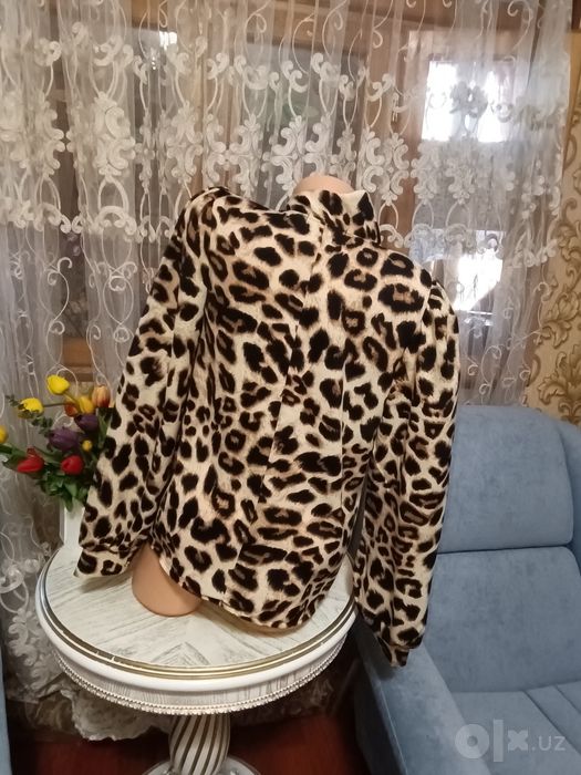 Новая нарядная тигровая блузка