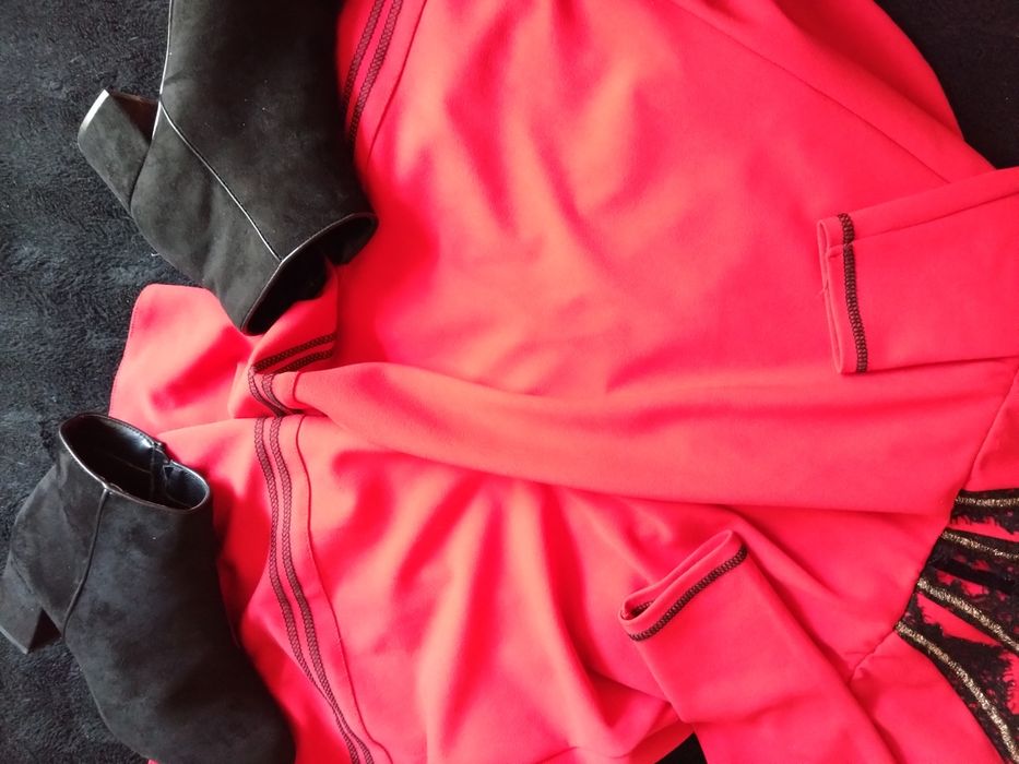 Rochie de zi, roșie