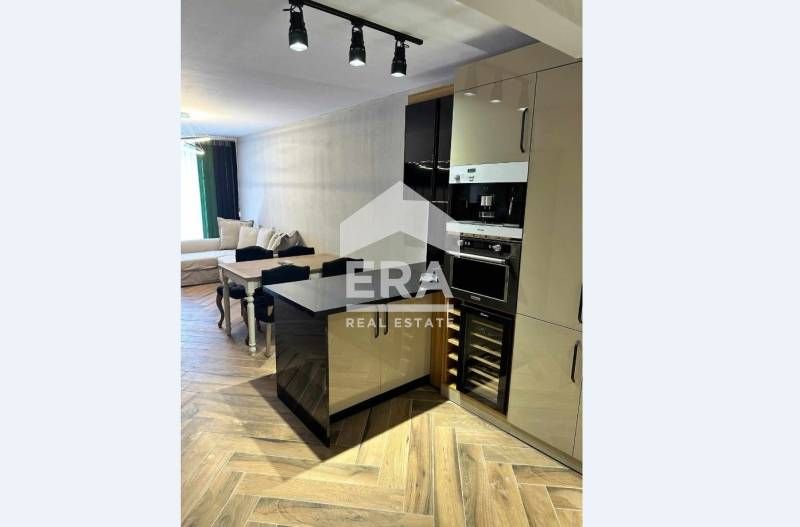 Двустаен, обзаведен, югоизточен апартамент за продажба, в нов комплекс