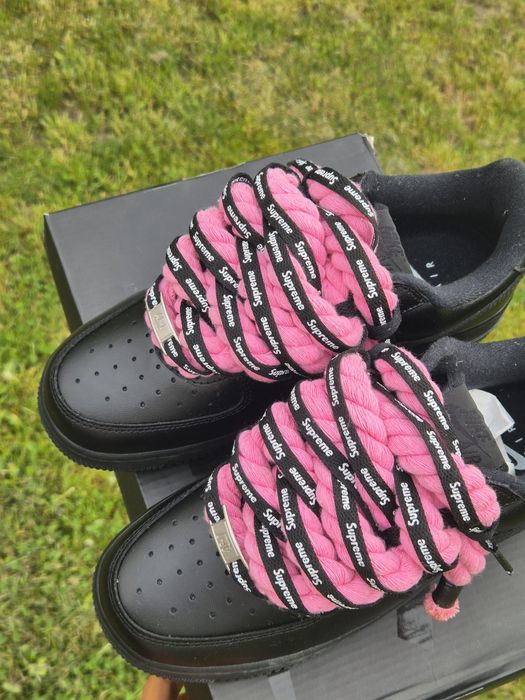 Nike Air Force 1 Low x Supreme Black – Custom Rope Laces (Roz/Negru) – Mărimea 39