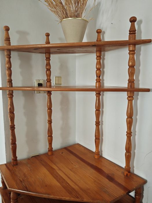 Ъглов шкаф етажерка