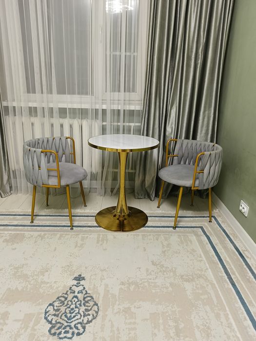 Стол мраморный и  стулья комплект