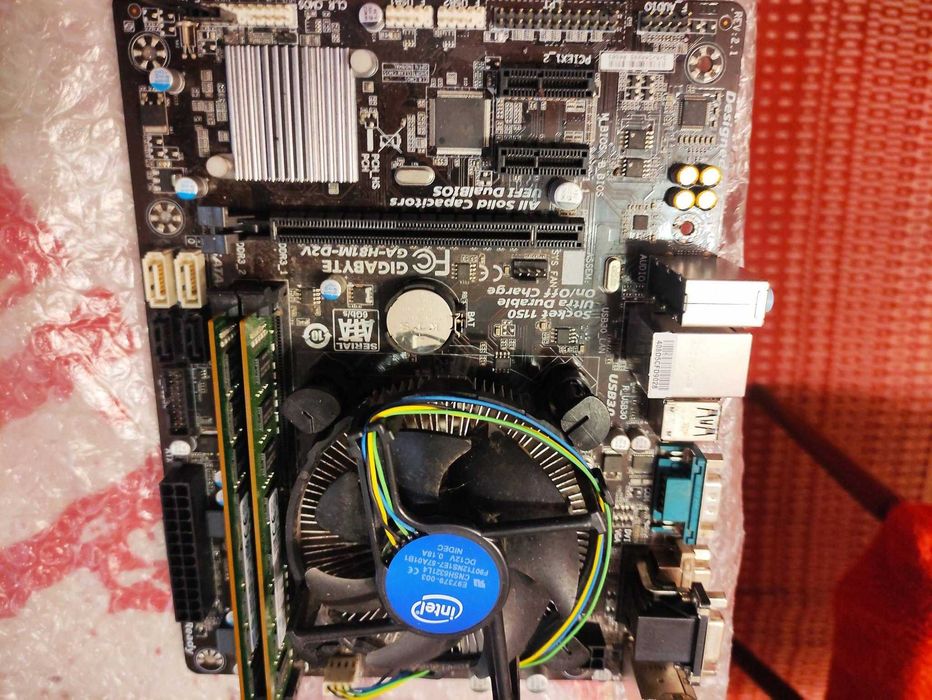 kit perfect pe Intel i7, 16 gb ram , placa de baza buna de la Gigabyte.compatibil win11.