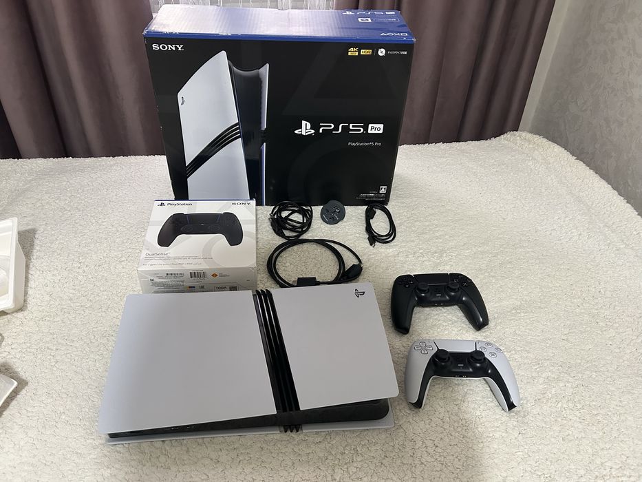 Sony PlayStation 5 Pro + 2 геймпада + Подписка Deluxe