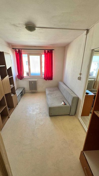 Apartament de vanzare 2 camere în Tractorul – persoană fizică