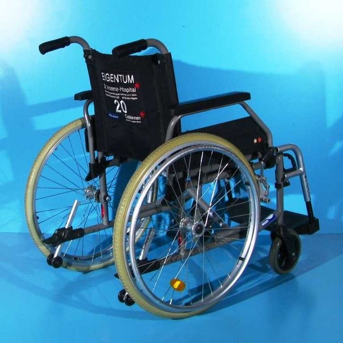 Scaun cu rotile invalizi B+B - latime sezut 45 cm
