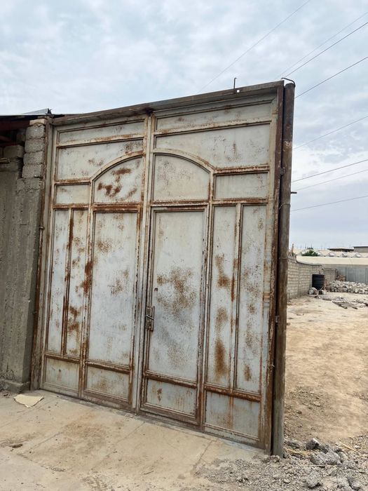 Ворота дарвоза в хрошем состоянии