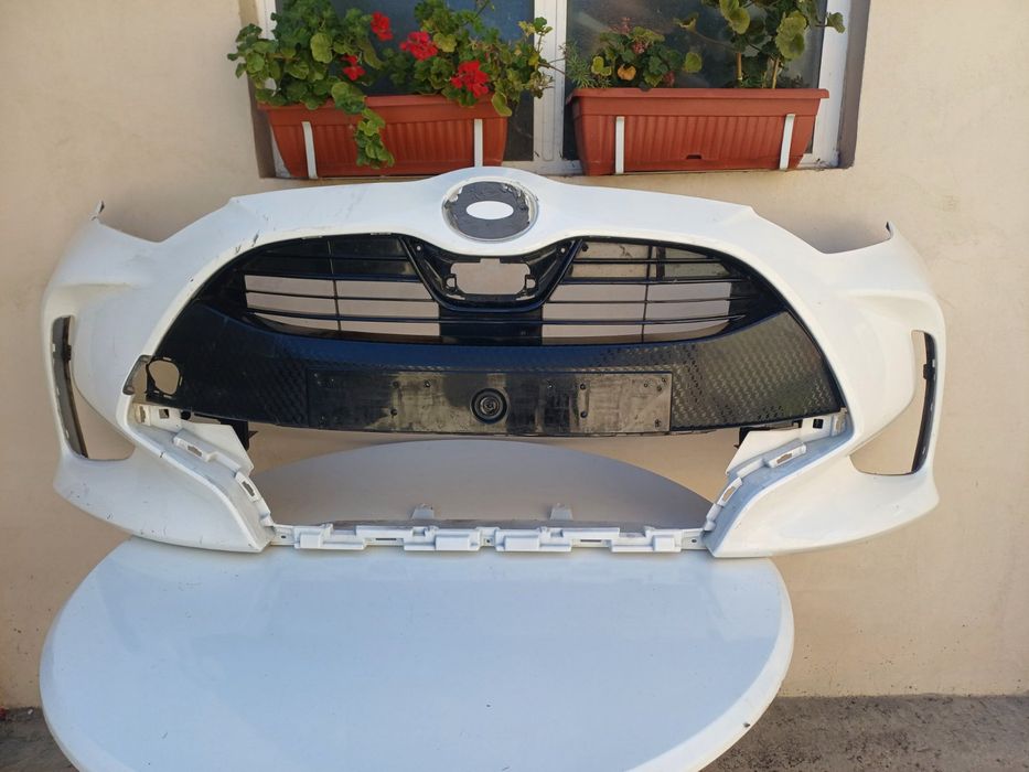 Предна броня за Toyota Yaris  2021г.-2023г.