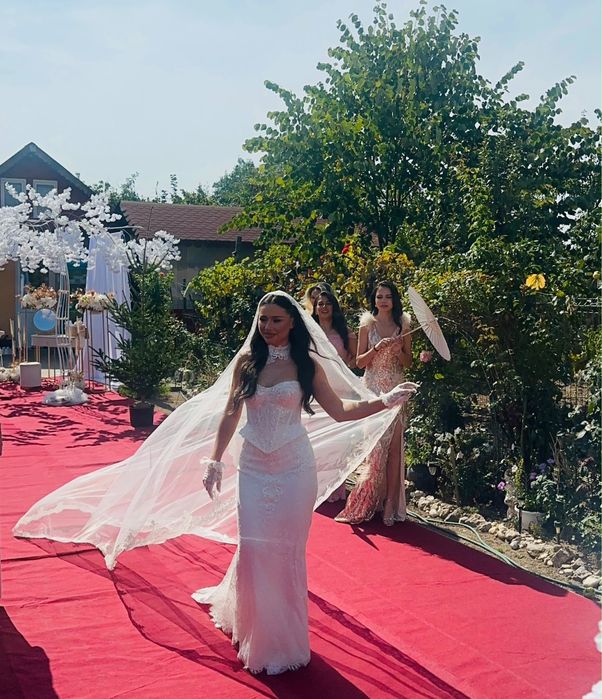 Vand rochie de mireasa Iris Bridal