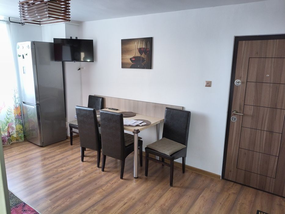 Închiriez apartament 2 camere str Petru Maior cu loc parcare