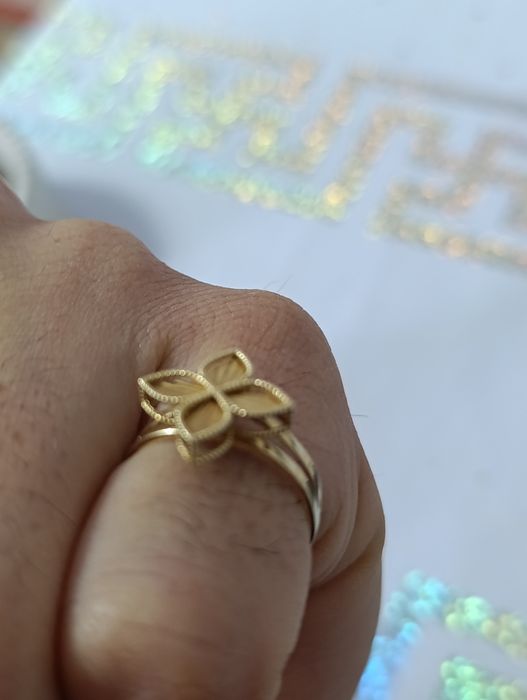 Продам золотое кольцо