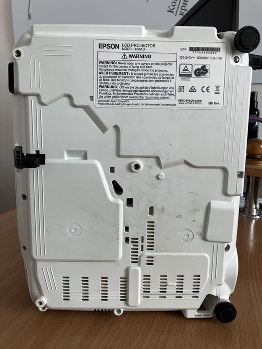 Продам пректор EPSON.