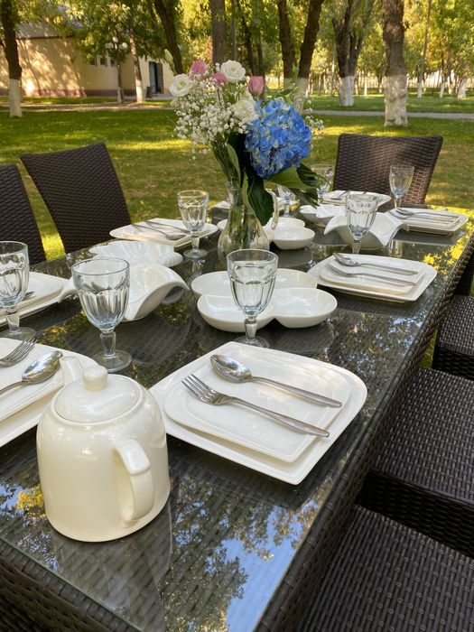 Прокат столов и стульев.