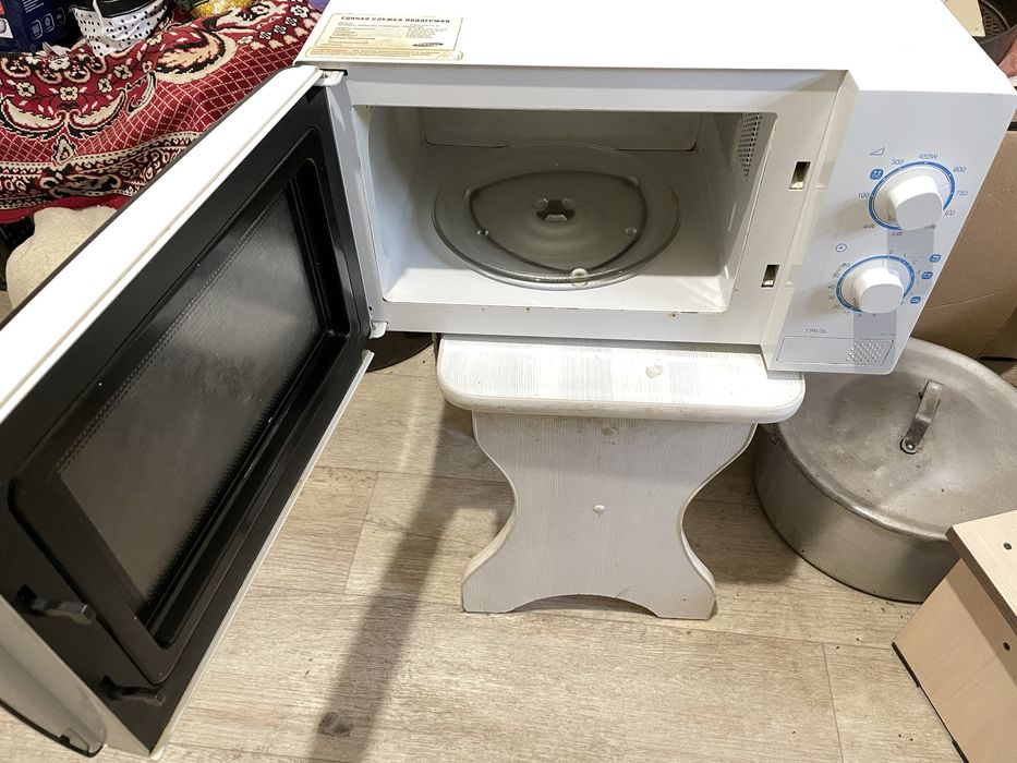 Продам микроволновую печь