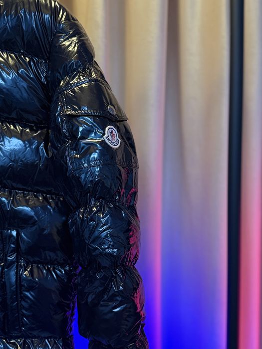 Geacă M.O.N.C.L.E.R  negru lucios