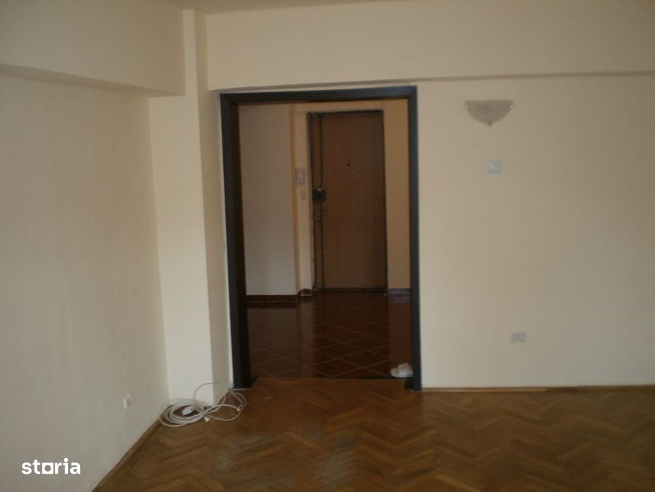 3 camere Bdul Decebal- Metrou Piata Muncii