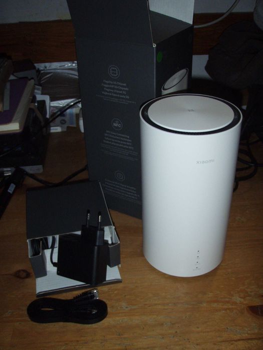 Router 5G Xiaomi CPE Pro AX5400 liber de retea la cutie, putin folosit