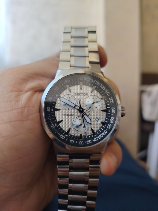Часовник sektor 700